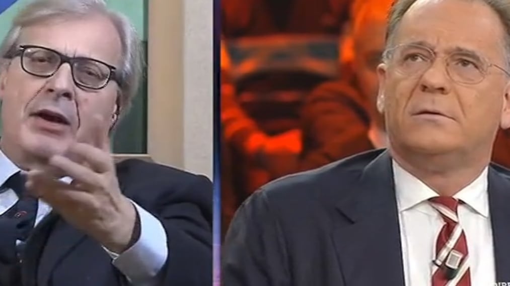 Cecchi Paone e Sgarbi duellano in tv: "Fai lo scemo del villaggio"