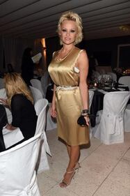 Pamela Anderson: le foto della bionda tutta curve 16