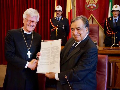 Orlando dà la cittadinanza onoraria al vescovo tedesco pro Ong
