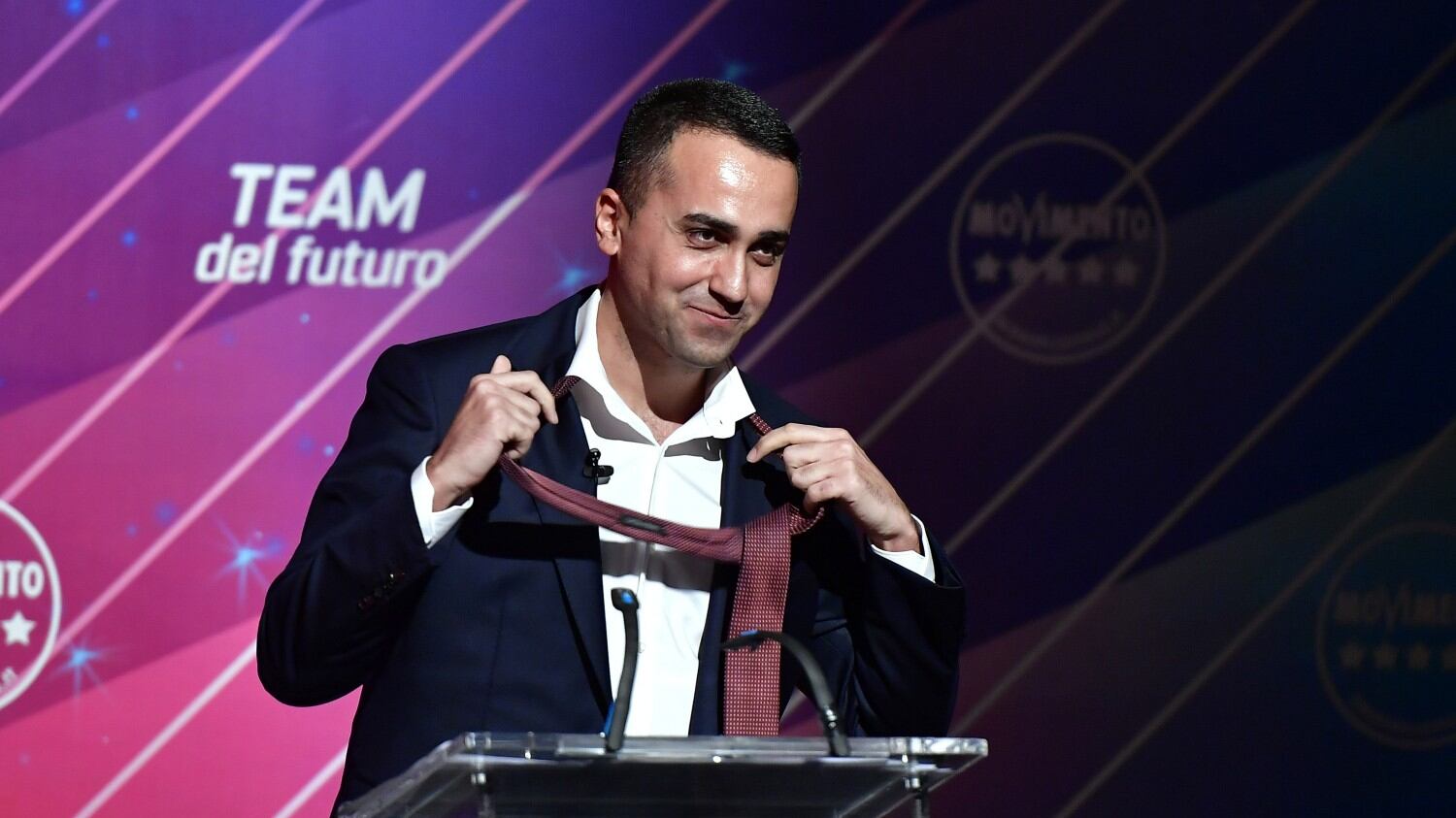 Il finto addio di Di Maio. Ecco tutte le manovre per ritornare capo dei 5S
