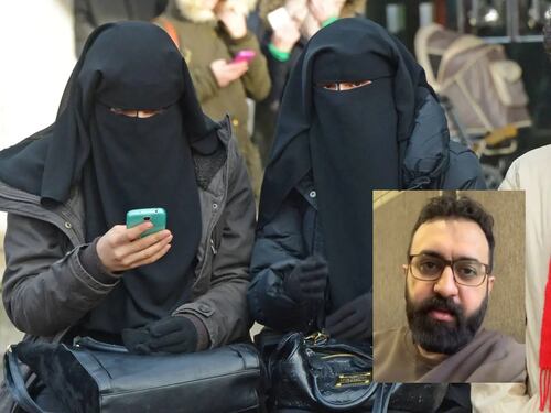 Iran, cantante punito con 74 frustate per brano contro il velo islamico