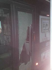Roma, sassi contro autobus a Magliana: tre mezzi danneggiati 2