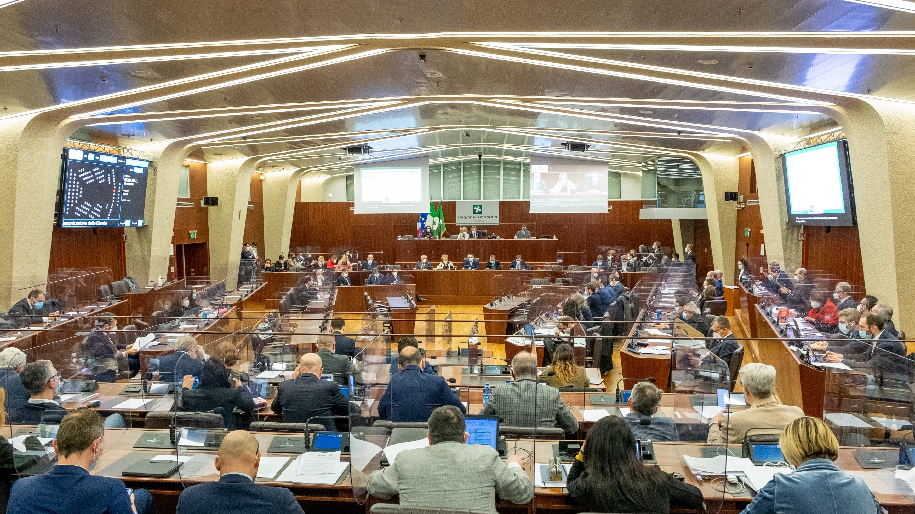 Non passa il "patentino" antifascista