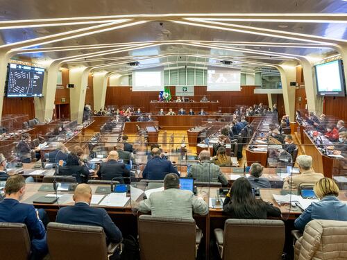 Non passa il "patentino" antifascista