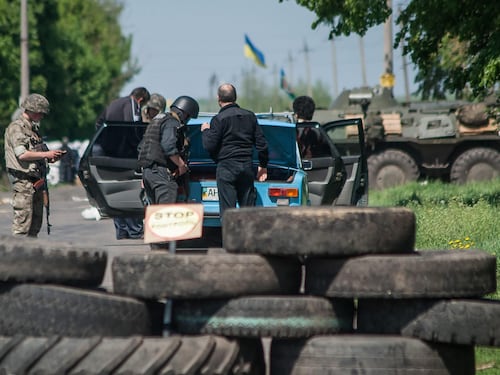 Il fortino ribelle assediato: "Siamo russi, non terroristi"