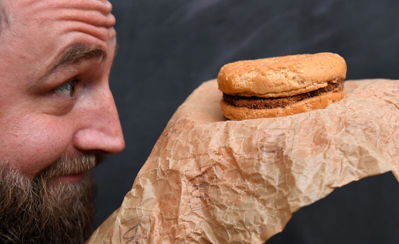 É rimasto intatto un panino del McDonald's acquistato nel 1995 4