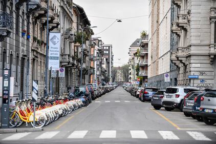 Milano, la prima domenica di blocco per il Covid-19 11