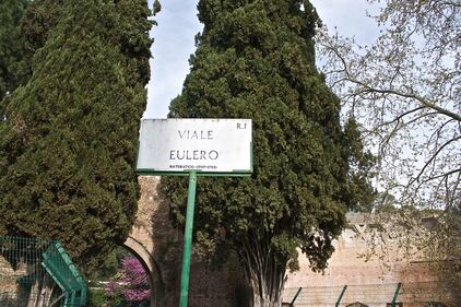 Risse e degrado: l’area giochi di Colle Oppio 9