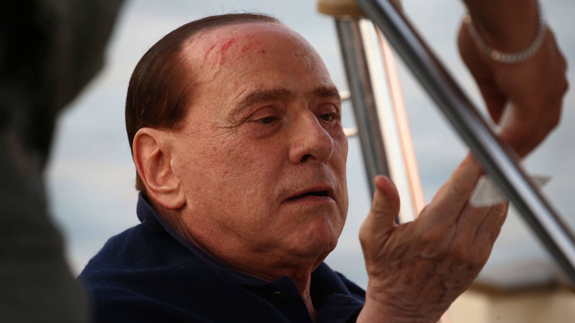 Berlusconi attende al varco: Renzi bluffa e dovrà cedere