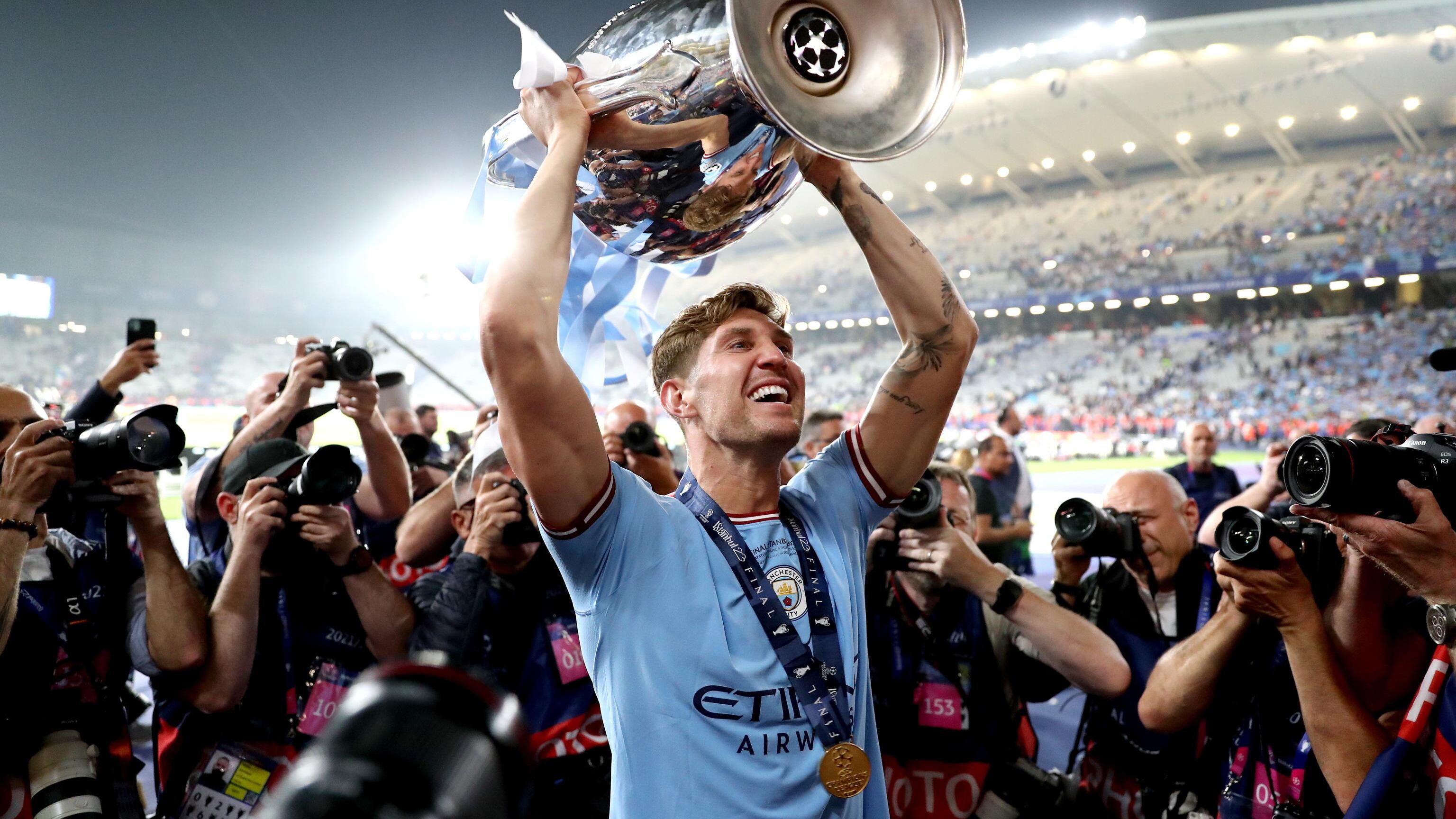 Inter, il sogno è stato bello. Triplete triste per l'Italia e il City festeggia quello vero
