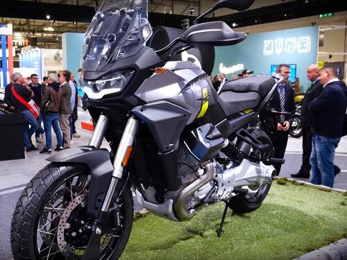 Eicma, Moto Guzzi lancia Stelvio e presenta le tre versioni della V85