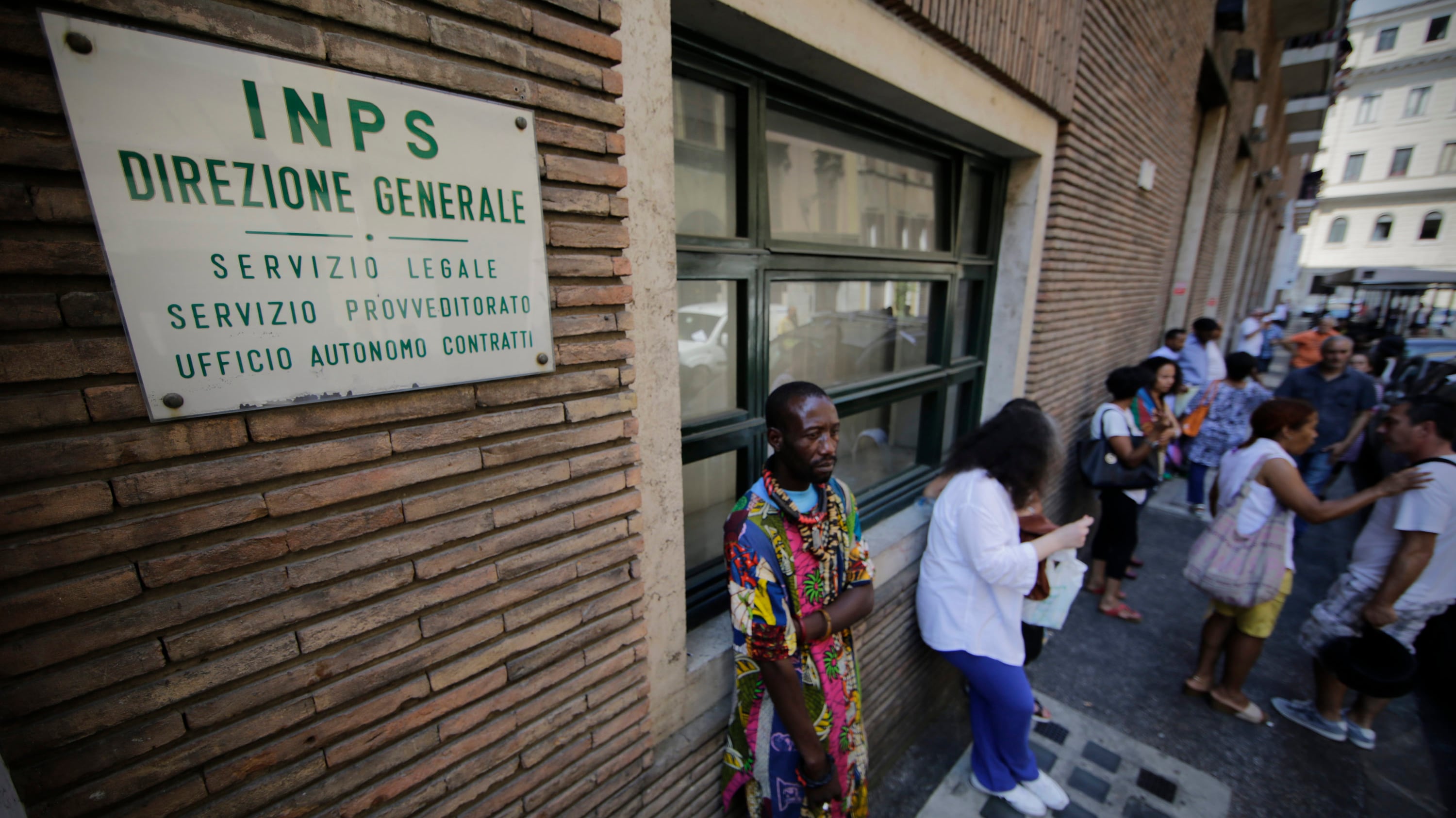 La truffa milionaria all'Inps nella capitale del sussidio M5s