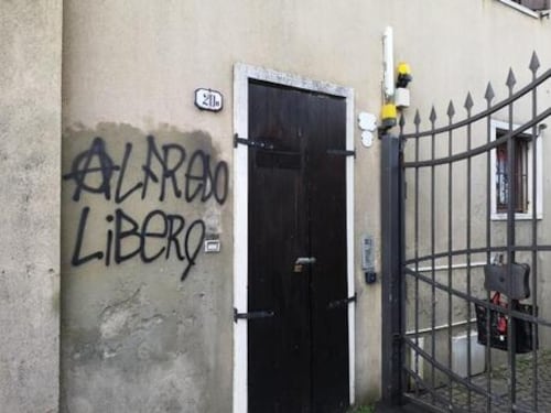 Frasi pro Cospito e contro Aldo Moro, la Digos denuncia un anarchico