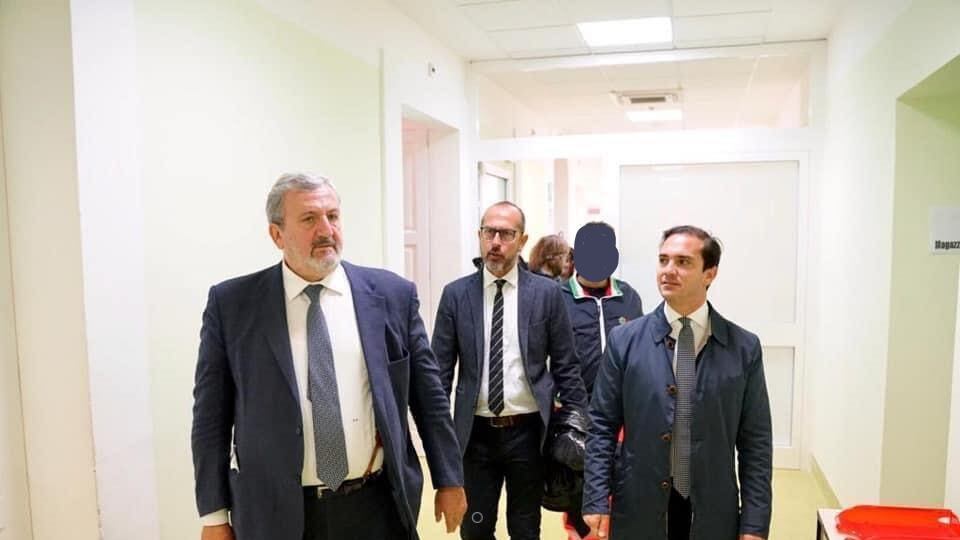 I precari smascherano il "trucco" di Emiliano: "La beffa per i sanitari"