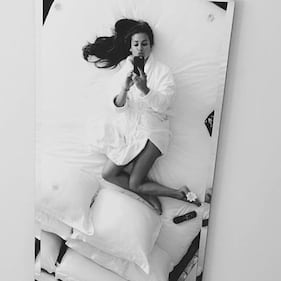 Lea Michele hot, nuda a letto 12