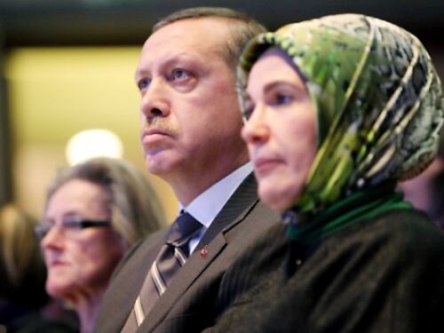 La vita nel lusso di Ermine Erdogan: la moglie del "Sultano"