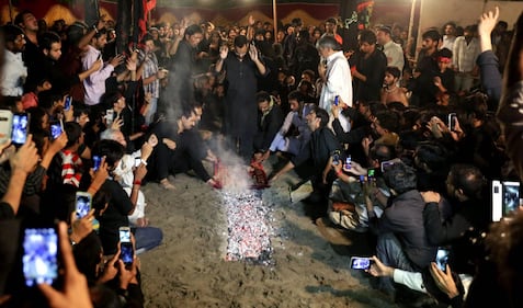 Gli sciiti del Pakistan commemorano l'Ashura 14