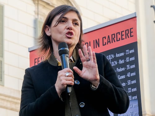 "Meloni mandante morale". Sinistra in delirio su Scurati