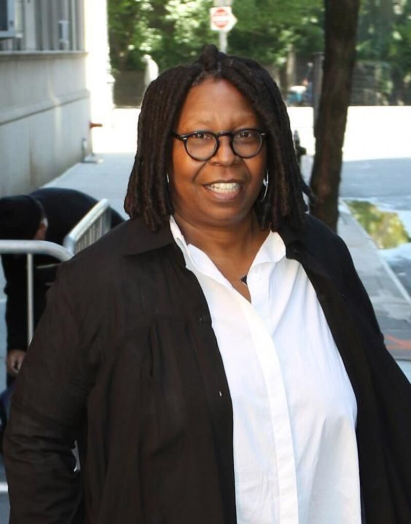 Marijuana per combattere i dolori mestruali, l'idea di Whoopi Goldberg: foto 8