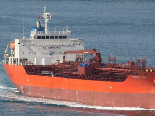 Petroliera israeliana sequestrata nel golfo di Aden: probabile attacco degli Houthi