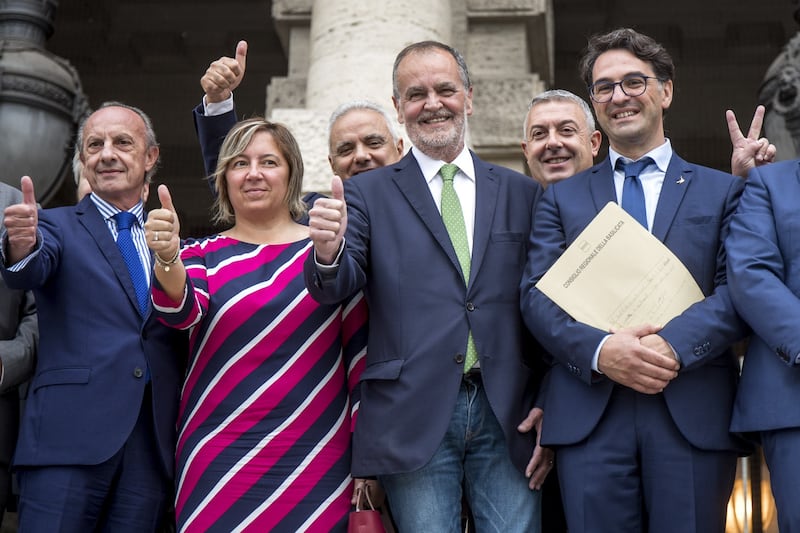 Legge elettorale, Calderoli consegna il quesito referendario in Cassazione 2