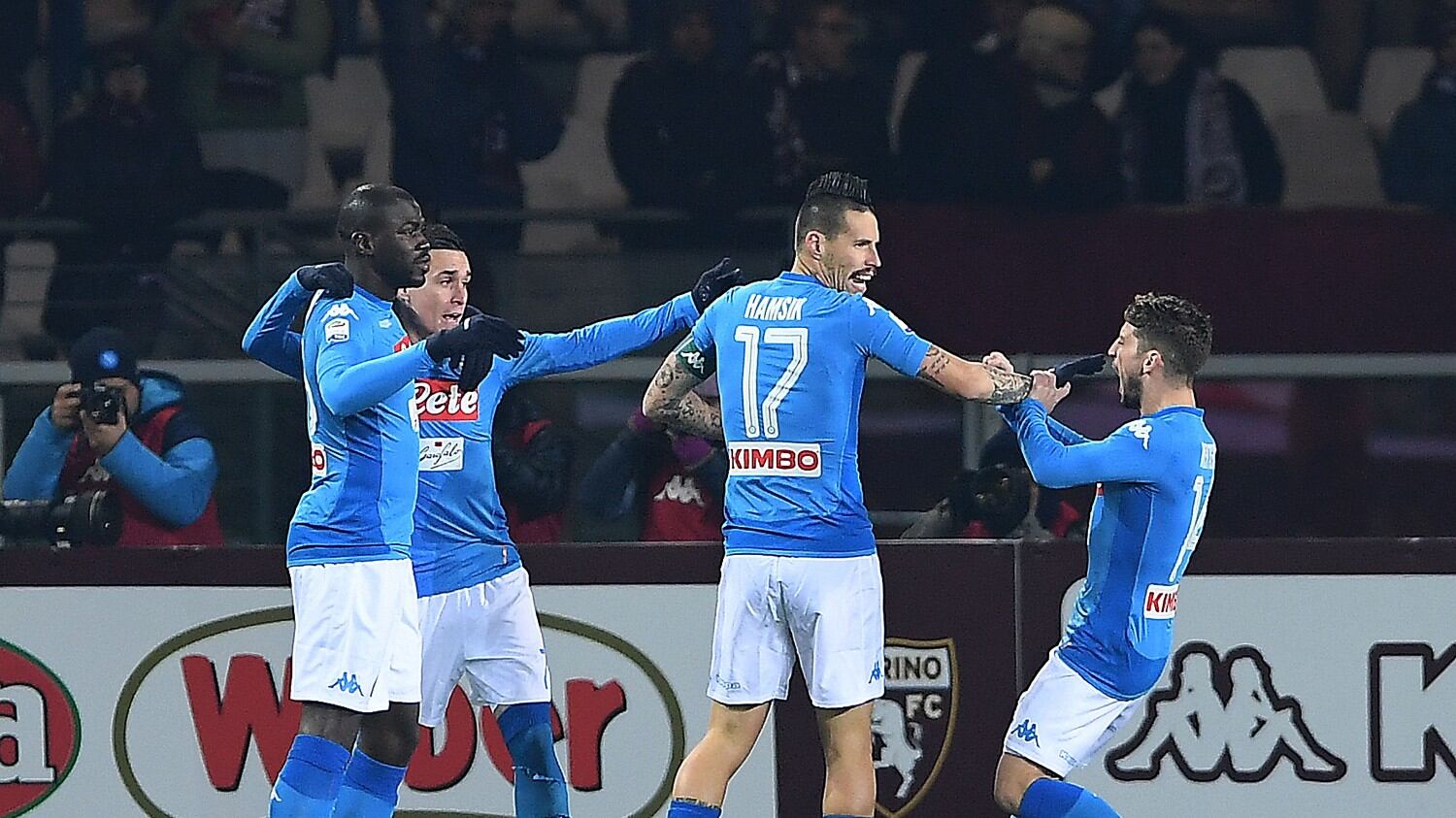 Il Napoli espugna Torino 3-1 e si riprende il primo posto in classifica