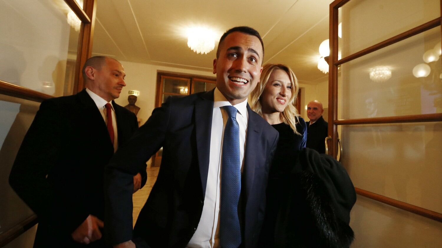 Il vademecum dei grillini: «Lavoriamo più di Salvini»