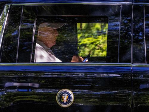 "È morto". "Sta male". Tutte le fake news sulla salute di Donald Trump