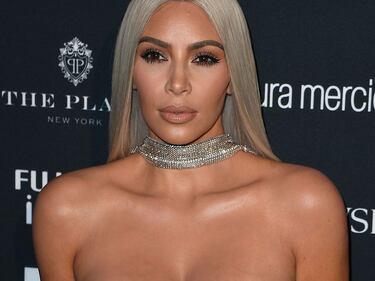 Kim Kardashian, topless e capelli rosa sui social 10