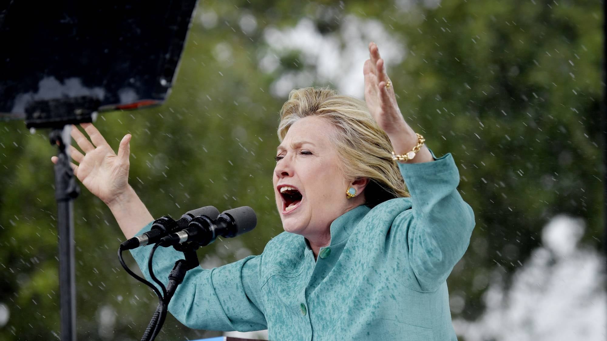 Clinton, dal sexgate al mailgate una vita a contrastare scandali