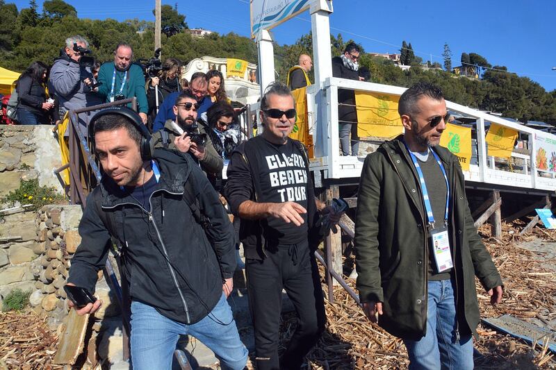 Piero Pelù a Sanremo inaugura il Clean Beach Tour 8
