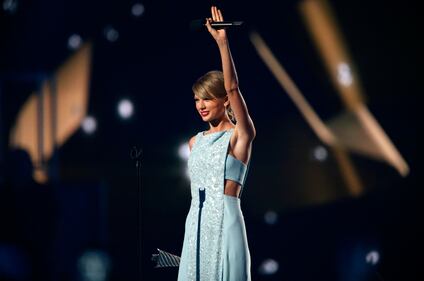 Taylor Swift con un tweet sbaraglia Apple 26