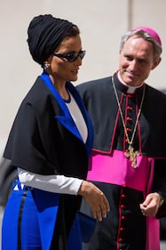 Papa Francesco riceve in Vaticano la sceicca del Qatar 5