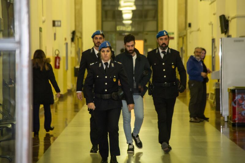L'arrivo di Alessandro Impagnatiello in tribunale 2