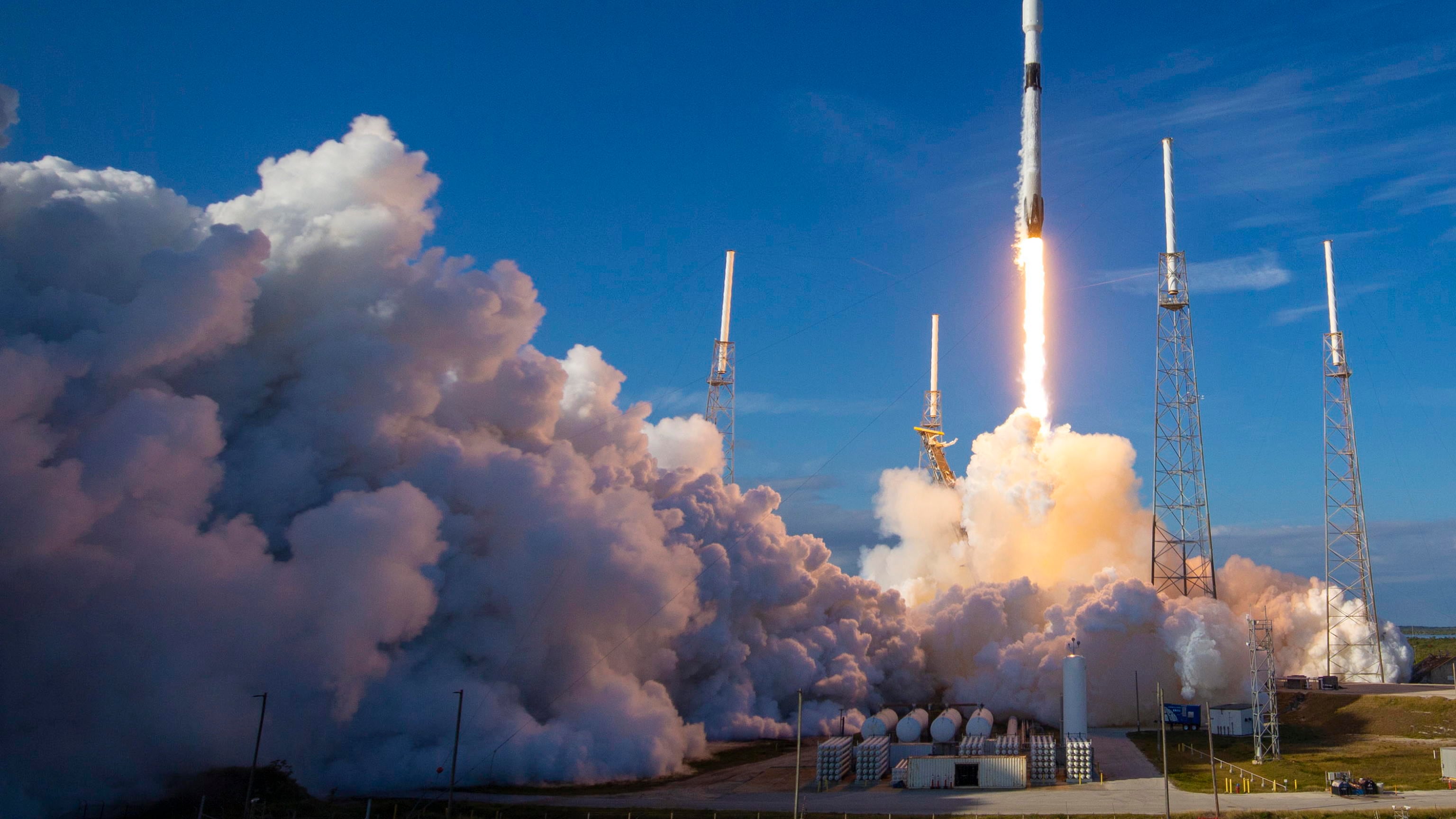 "Così può abbattere Starlink": come funziona la nuova arma a microonde che spaventa Musk