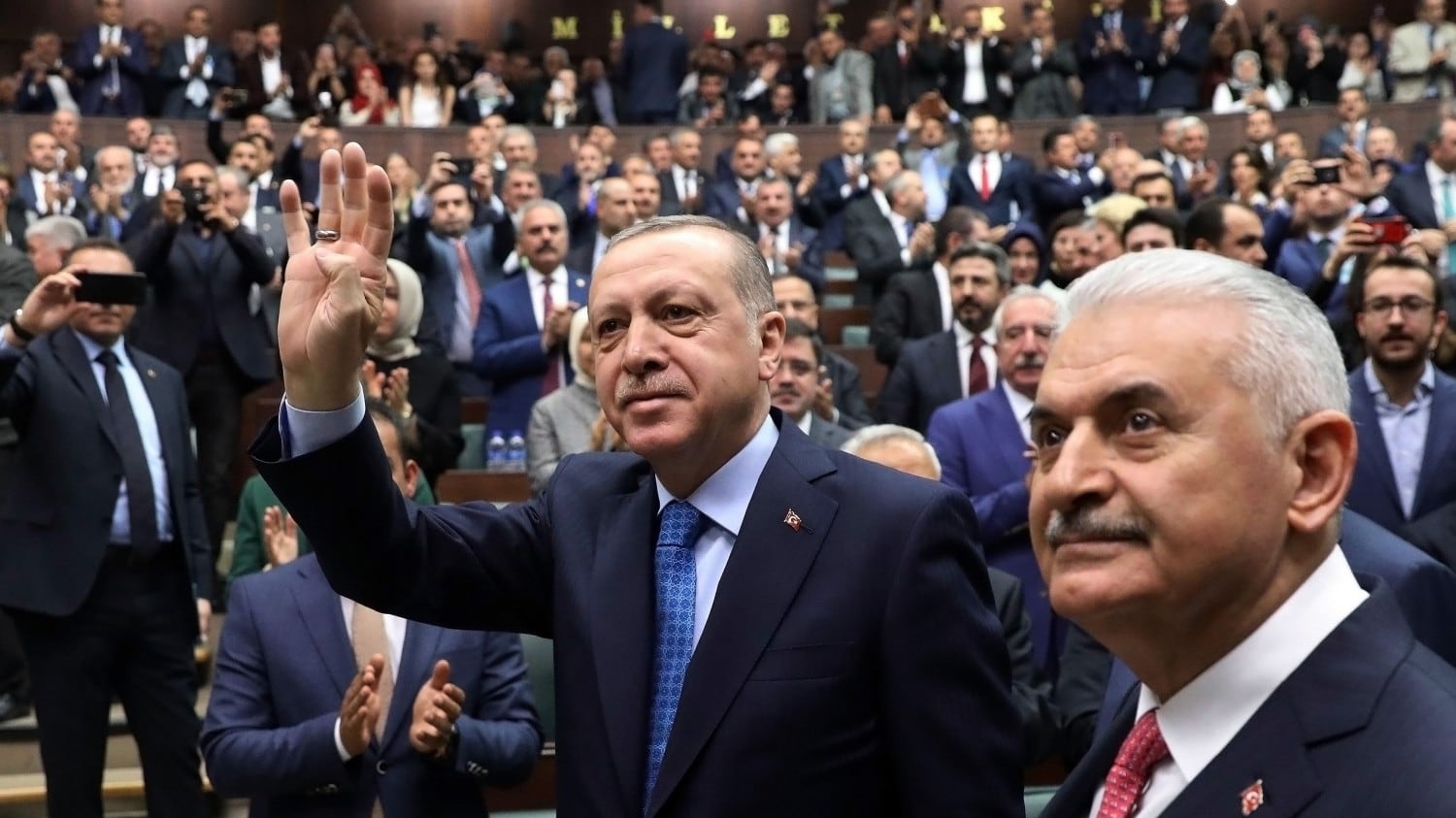 La Turchia andrà a elezioni anticipate sotto stato d'emergenza
