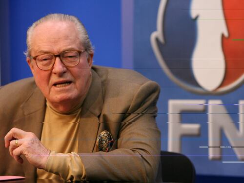 Le Pen: "Camere a gas? Un dettaglio della storia". Le reazioni: "Non presiederà l'Europarlamento"