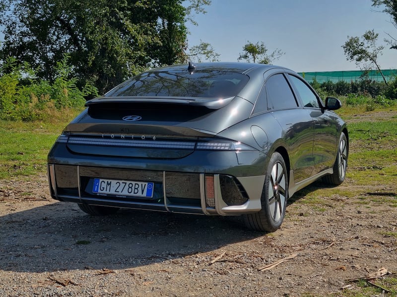 Hyundai Ioniq 6: guarda la gallery della berlina elettrica da oltre 500 km 6