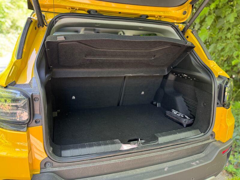 Jeep Avenger 1.2 Summit: guarda la gallery del B SUV a benzina 23