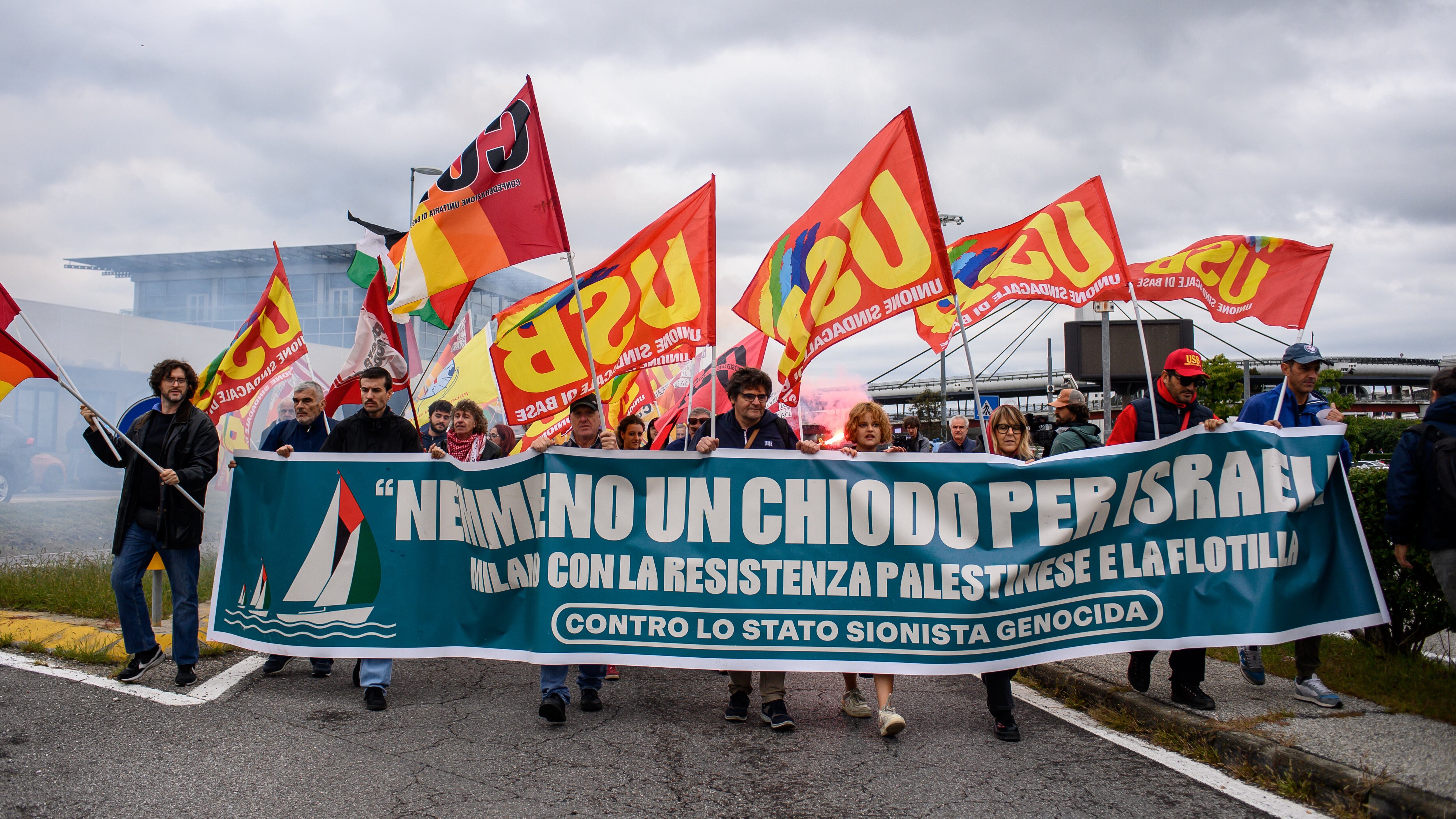 I sindacati di base alzano il tiro, Garante snobbato sugli scioperi. In piazza "i teppisti per Allah"