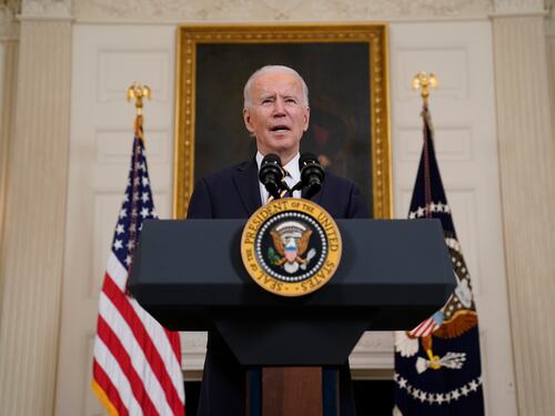 Accordo tra J&J-Merck. Biden promette: "Adulti tutti vaccinati a maggio"
