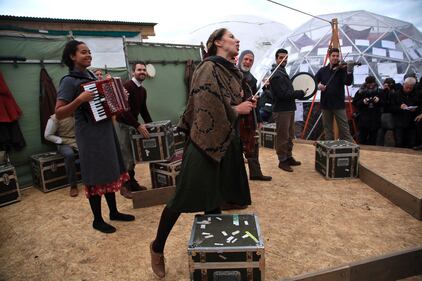L'Amleto di Shakespeare in scena nella Giungla di Calais 3