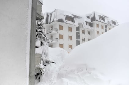 Sestriere, sommersa dalla neve 18