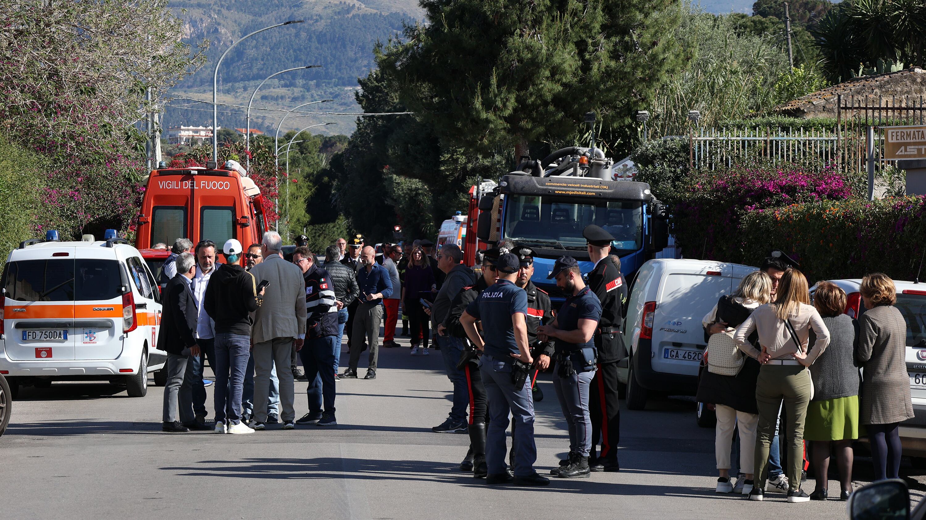Il gas, le mascherine, i soccorsi ai colleghi. Così sono morti gli operai a Casteldaccia