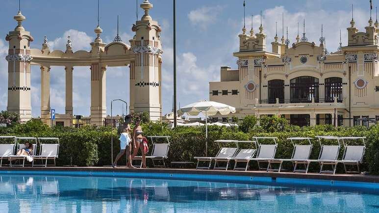 Muore cane, bufera su hotel a Palermo. L'albergo: "Abbiamo dato acqua e cibo"