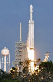 Parte il bus spaziale di Space X 6