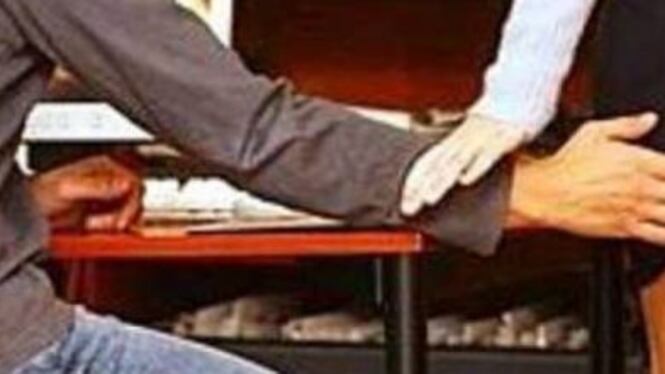 Tocca il sedere all'amica: condannato a dodici mesi di reclusione