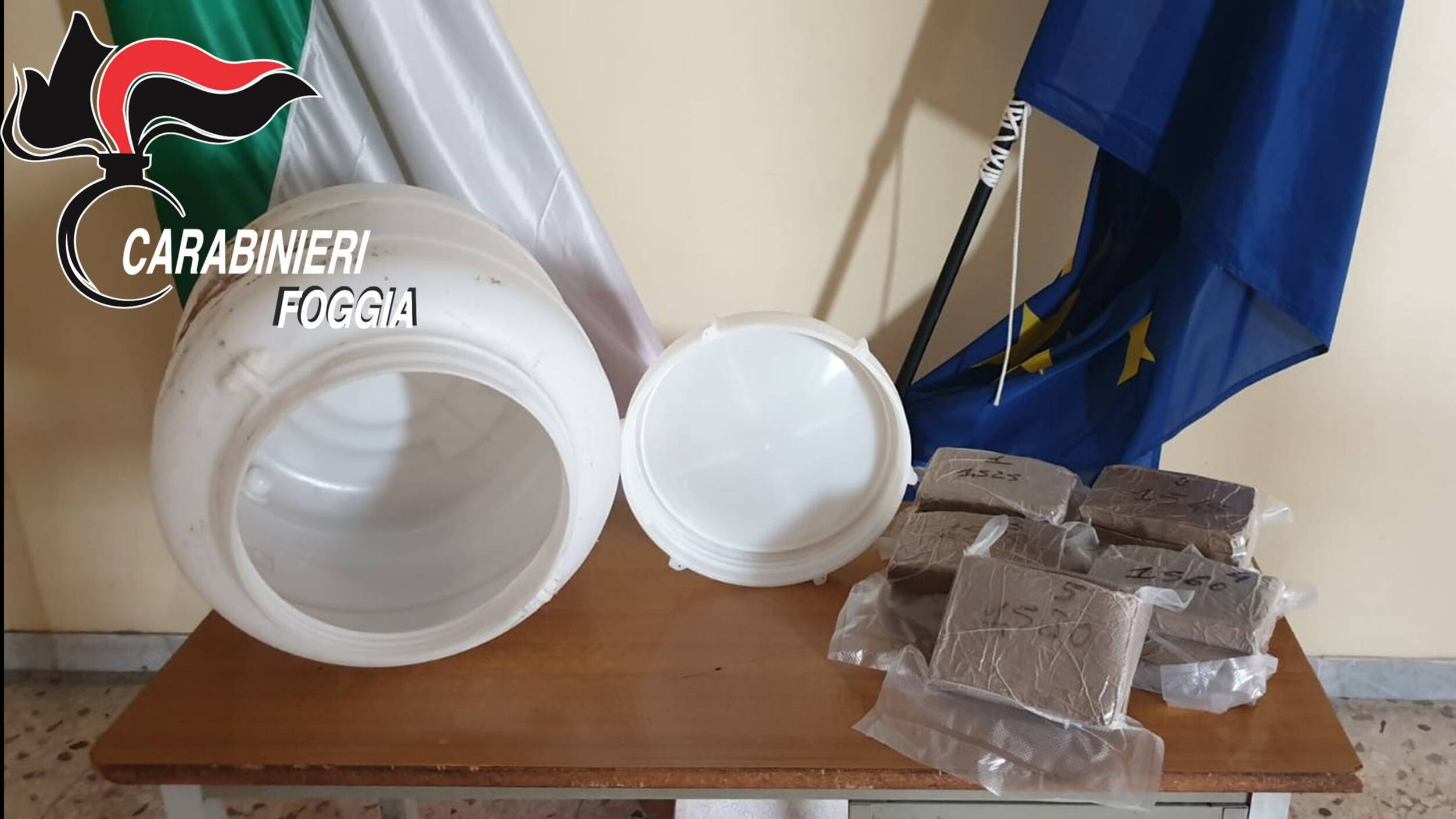 Foggia, trovati in campagna otto chili di kobret