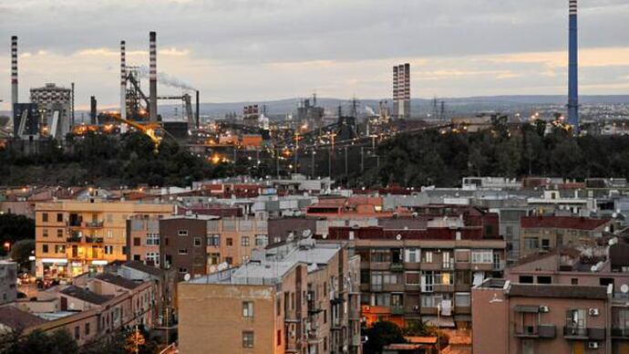 Taranto, pericolo gas radon ai Tamburi: le mamme scendono in piazza
