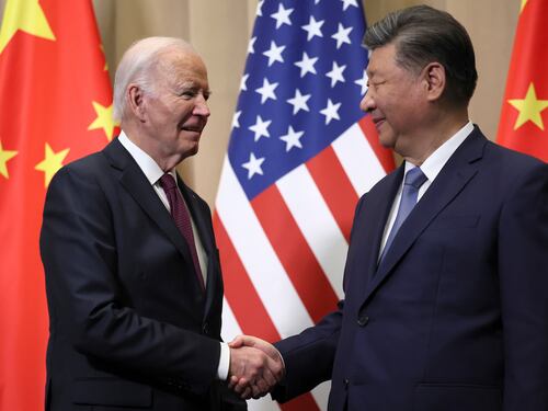 Biden-Xi, l'ultima stretta di mano prima che parta lo scontro sui dazi
